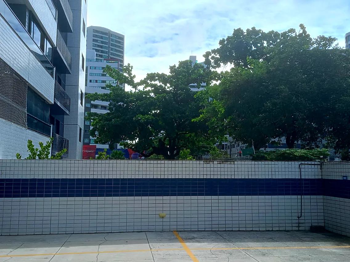 Estacionamento no terraço antes da cobertura